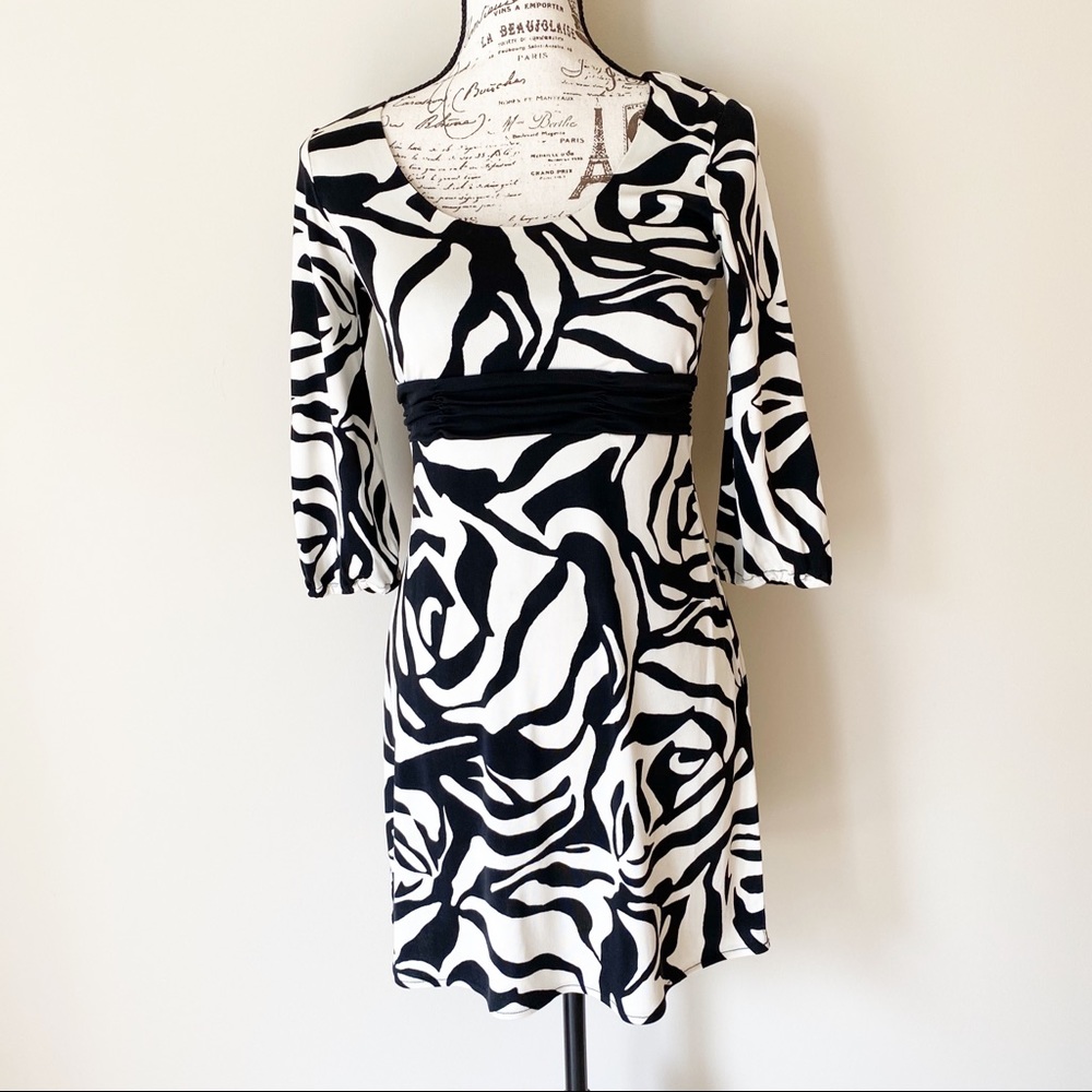 COPY - Black and White Empire style casual dress XS